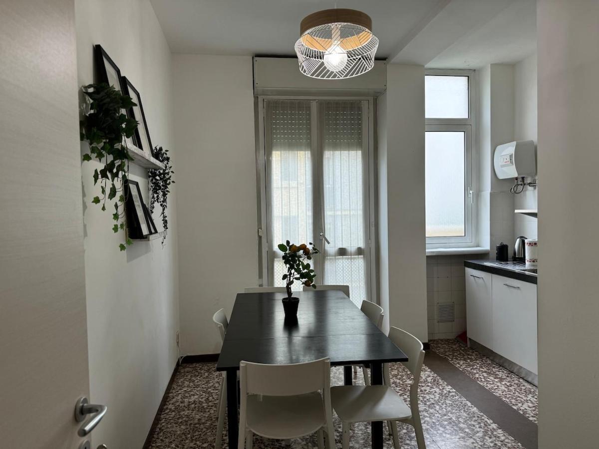 Family Apartment 15 Min From Center And Airport มิลาน ภายนอก รูปภาพ